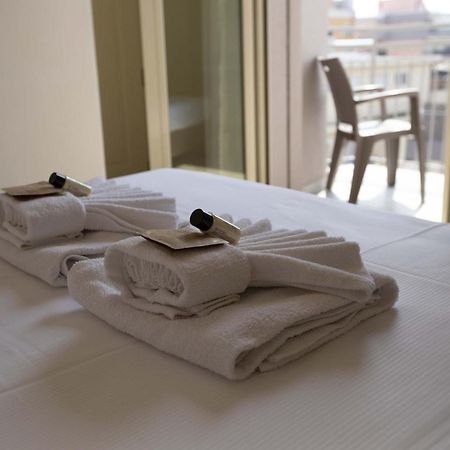 Hotel Confort Rimini Zewnętrze zdjęcie