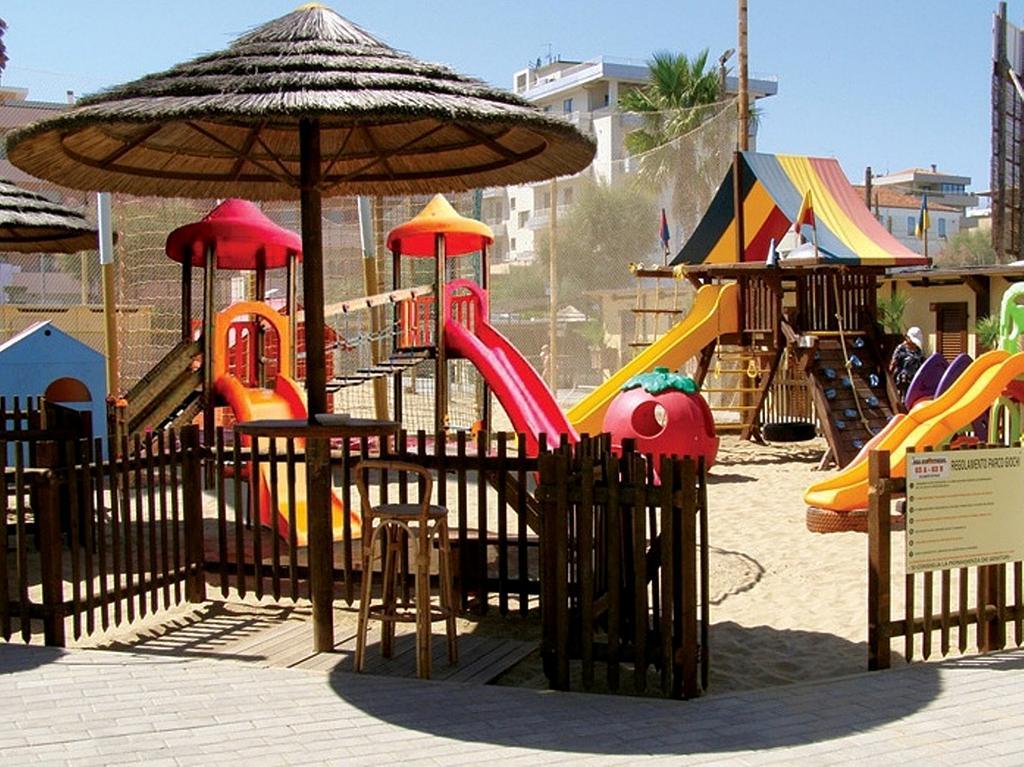Hotel Confort Rimini Zewnętrze zdjęcie