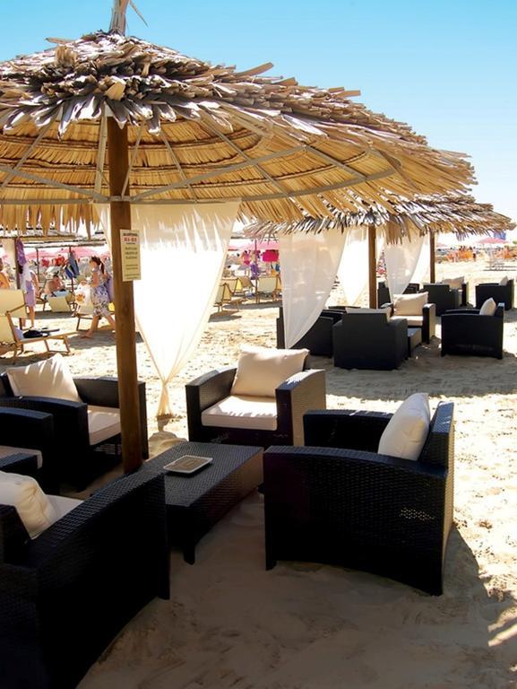 Hotel Confort Rimini Zewnętrze zdjęcie