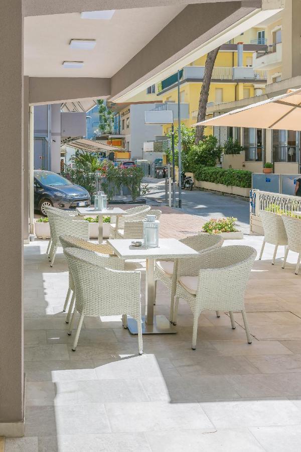 Hotel Confort Rimini Zewnętrze zdjęcie