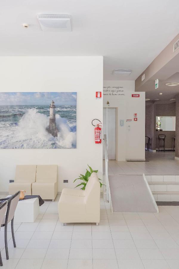 Hotel Confort Rimini Zewnętrze zdjęcie