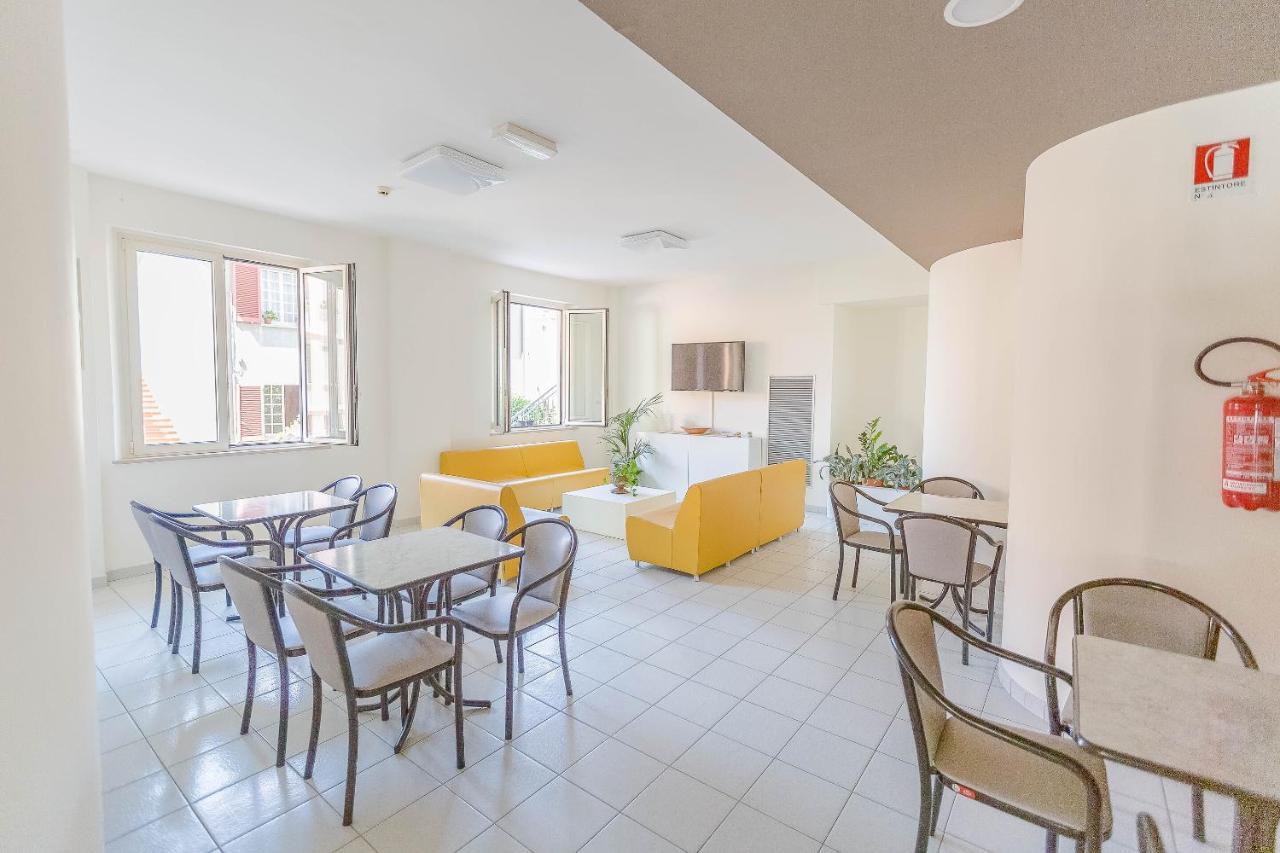 Hotel Confort Rimini Zewnętrze zdjęcie