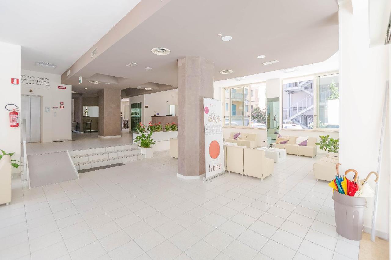 Hotel Confort Rimini Zewnętrze zdjęcie