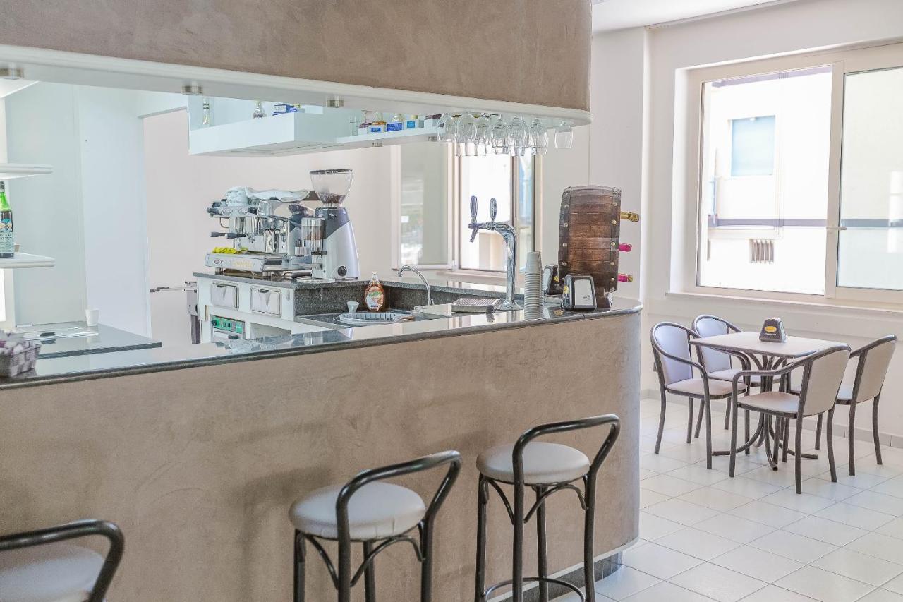 Hotel Confort Rimini Zewnętrze zdjęcie