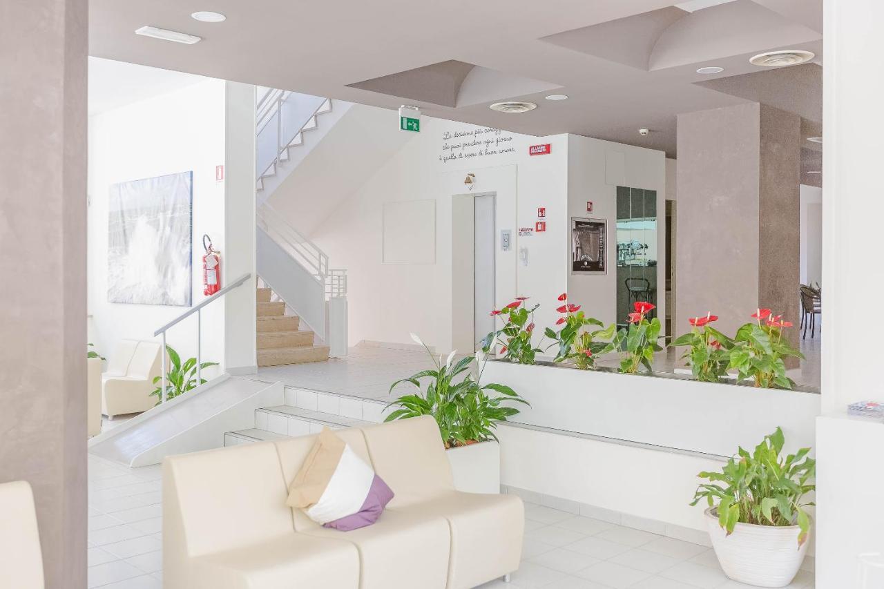 Hotel Confort Rimini Zewnętrze zdjęcie