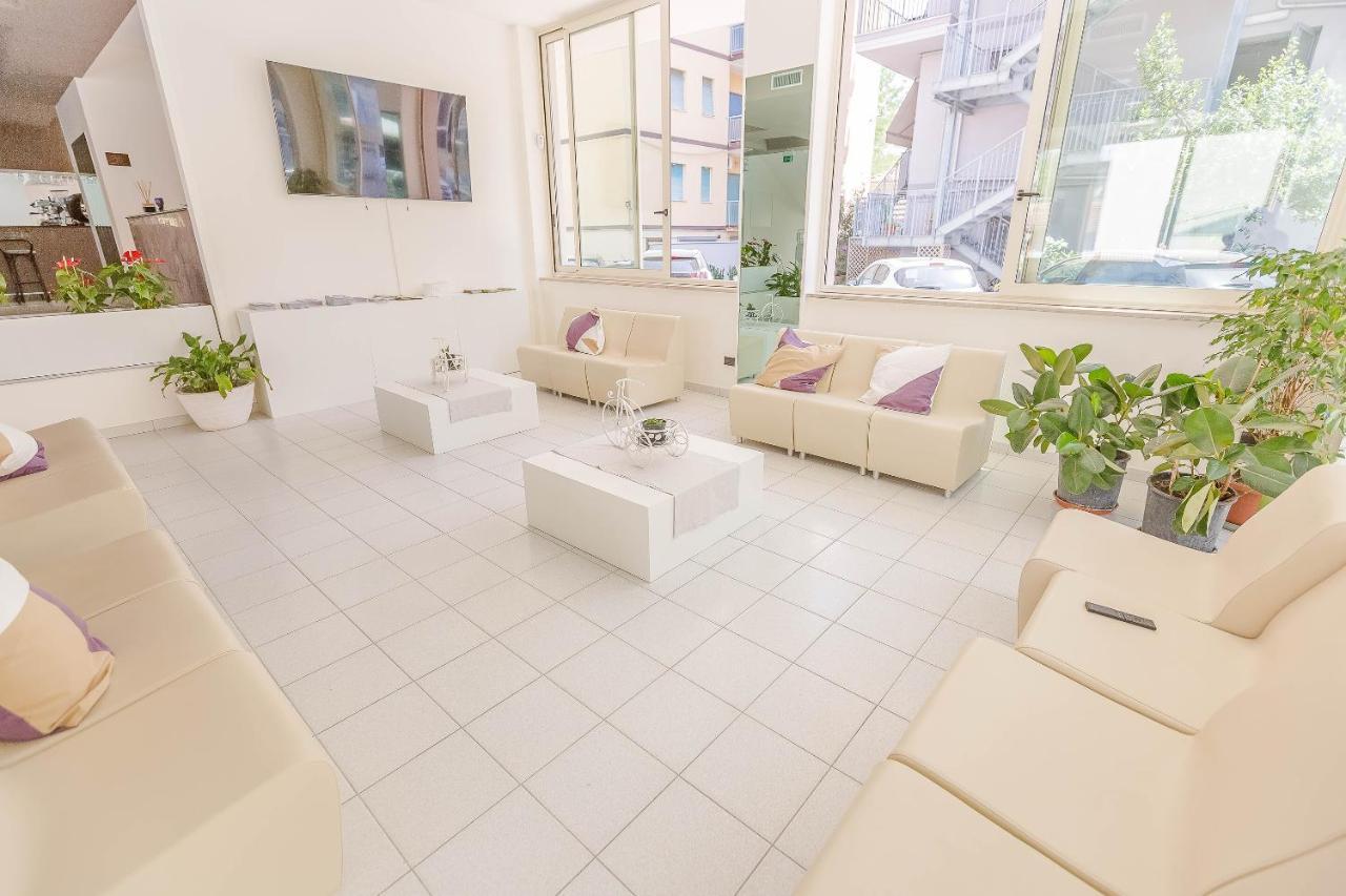 Hotel Confort Rimini Zewnętrze zdjęcie