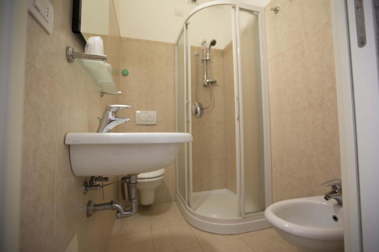 Hotel Confort Rimini Zewnętrze zdjęcie