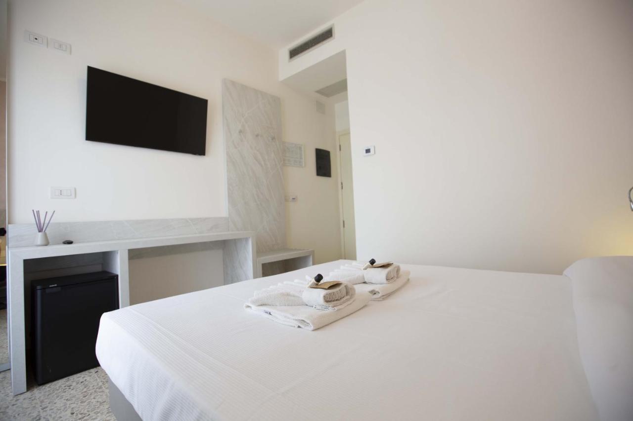 Hotel Confort Rimini Zewnętrze zdjęcie