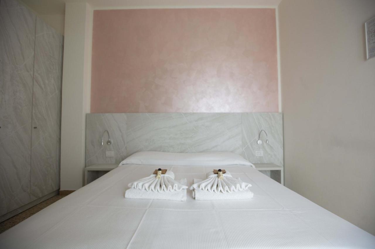 Hotel Confort Rimini Zewnętrze zdjęcie