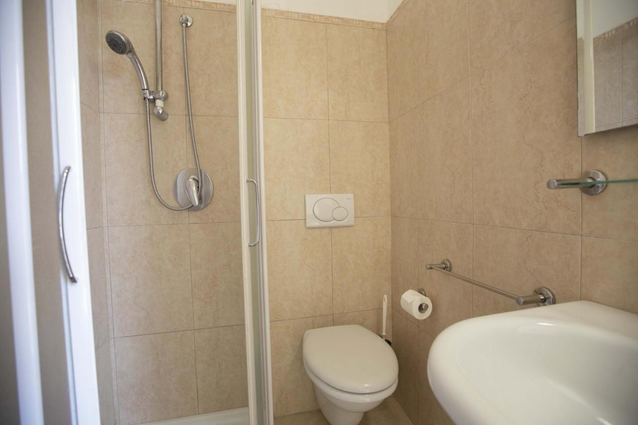 Hotel Confort Rimini Zewnętrze zdjęcie