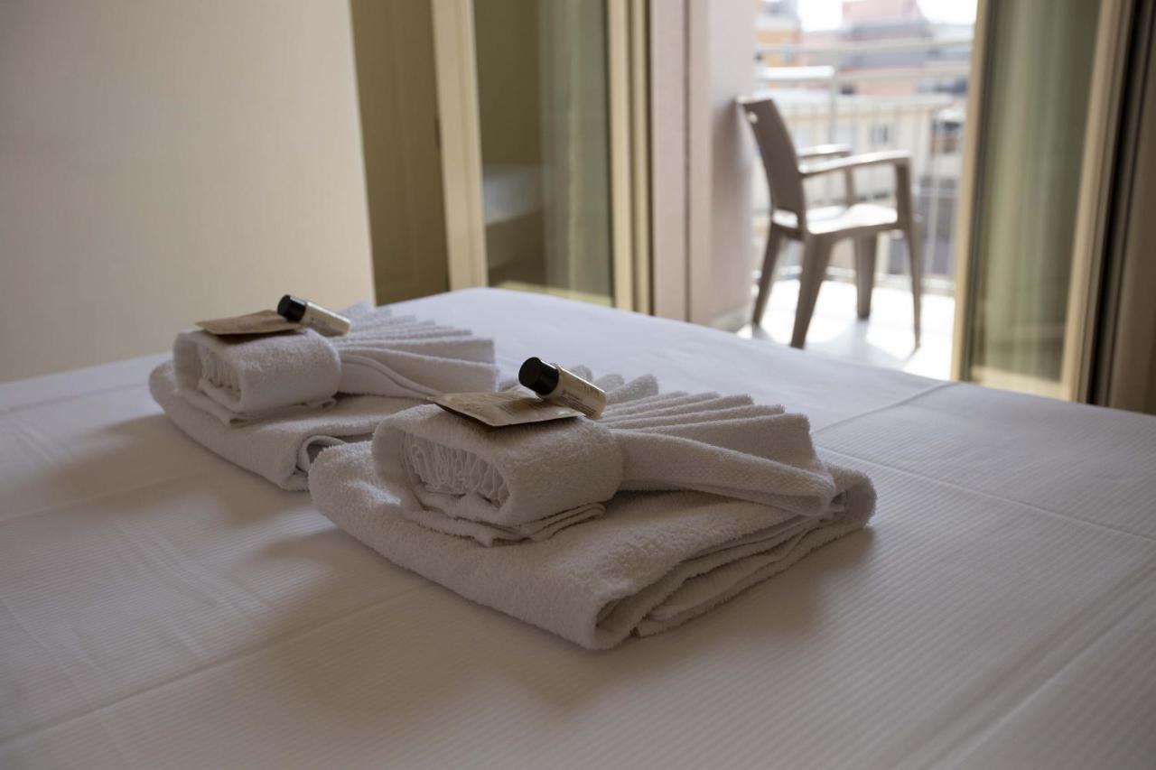 Hotel Confort Rimini Zewnętrze zdjęcie